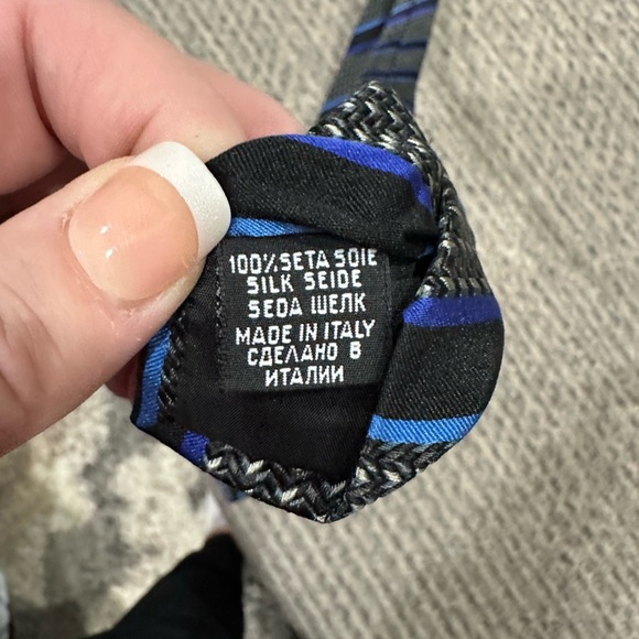 HUGO BOSS Silk Tie , Black with Diagonal Strips - Picture 3 of 3